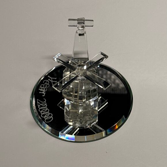 Vintage Crystal Helicopter Figurine – “Year 2000” Engraved Mirrored Base - Picture 3 of 6